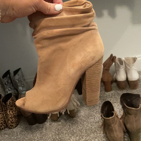 Chinese laundry lightly worn 6 booties - Picture 2 of 4